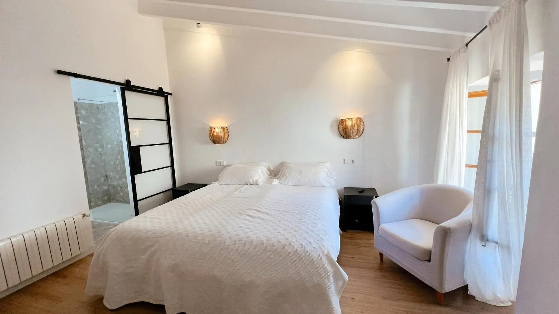 Fornalutx Petit Hotel - Bed & Breakfast Spain