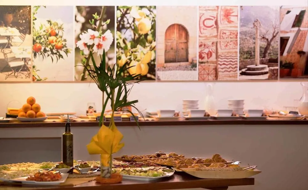 Fornalutx Petit Hotel - Bed & Breakfast