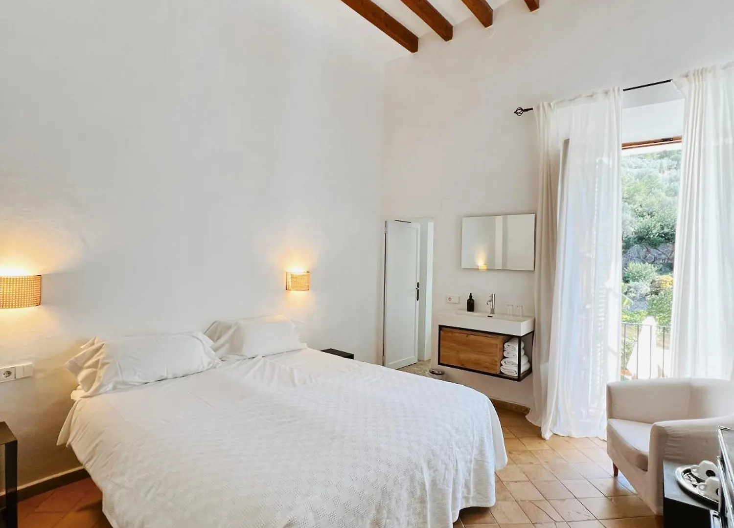 Fornalutx Petit Hotel - Bed & Breakfast Spain